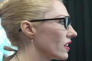 老太婆调教年轻人vk